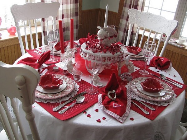 red-and-white-tablescape-for-valentines-day